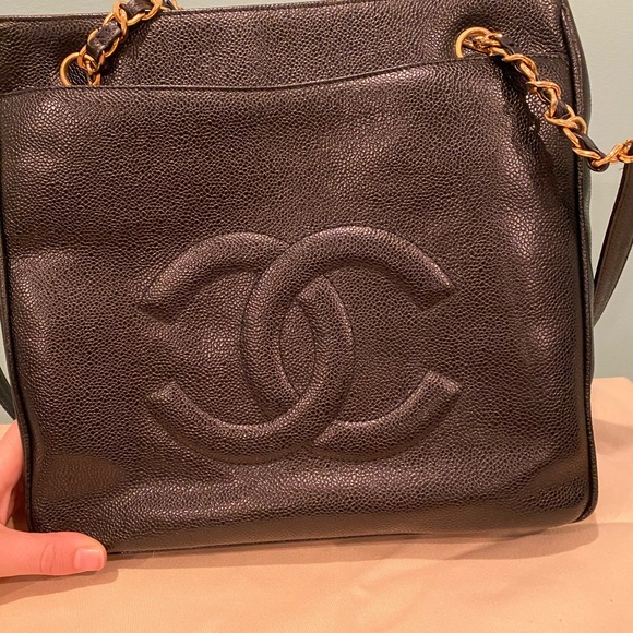 A hard to find Chanel black bag🦄🦄🦄 - Picture 3 of 11